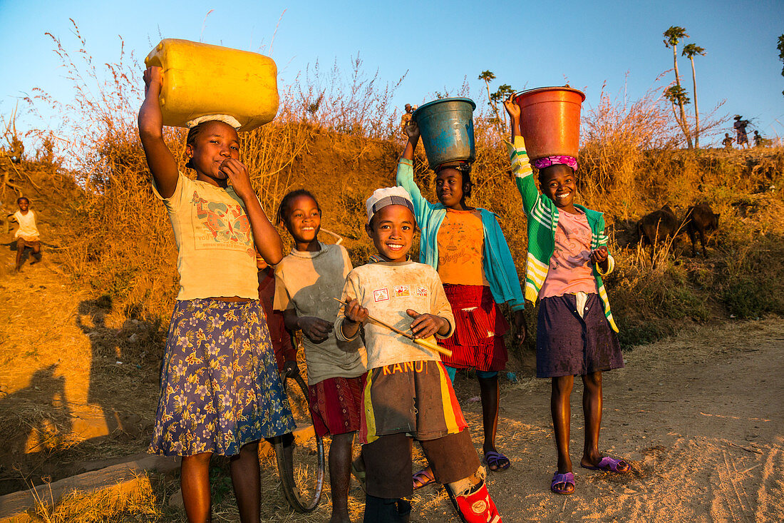 Alimentation par pompage solaire – chef-lieu d’Ampanotokana (Madagascar)