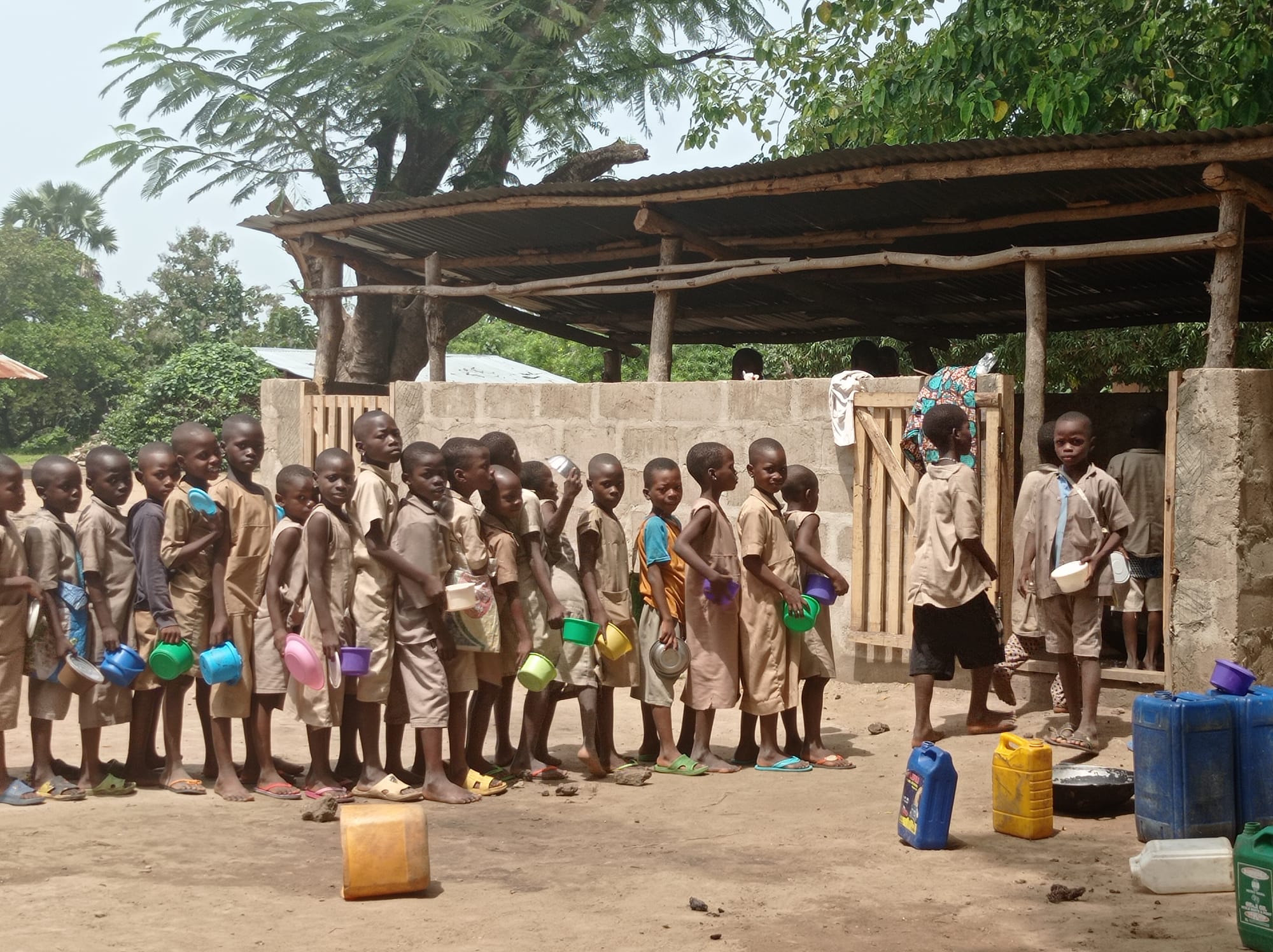 Journée de tests d’acceptabilité de repas enrichis aux grillons dans les cantines scolaires, Bénin